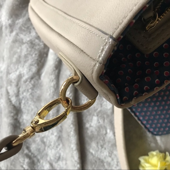 Forever 21 Cream Crossbody Handbag Purse - Picture 6 of 7